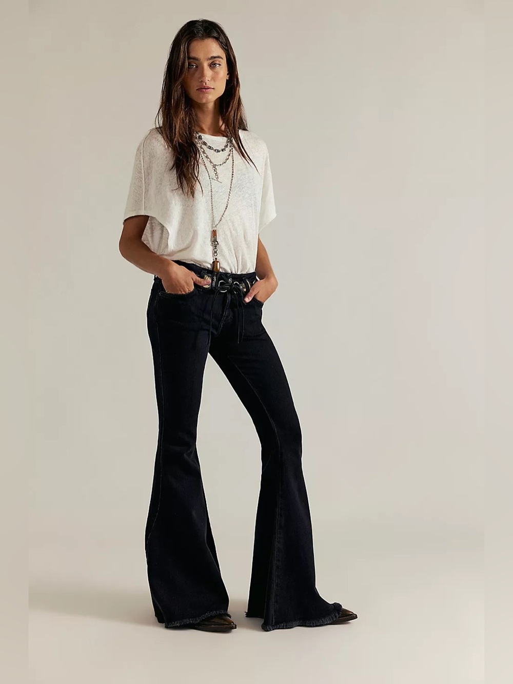 NWT - We The Free Emre Low-Rise Flare Jeans in Black Orchard - Size 24